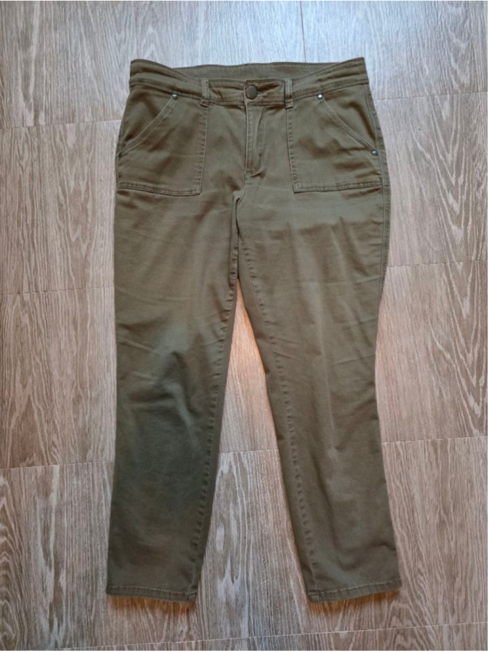 Women's Christopher & Banks Olive Green Ankle & Cropped Pants Size 10